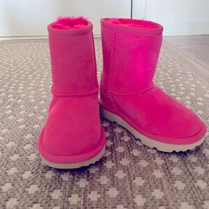 Unused Hot pink kids uggs size 7